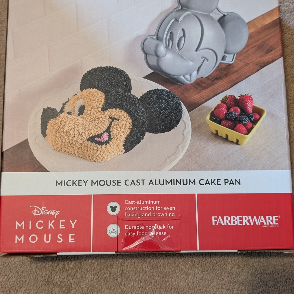 Farberware Disney Mickey Mouse Cake Pan